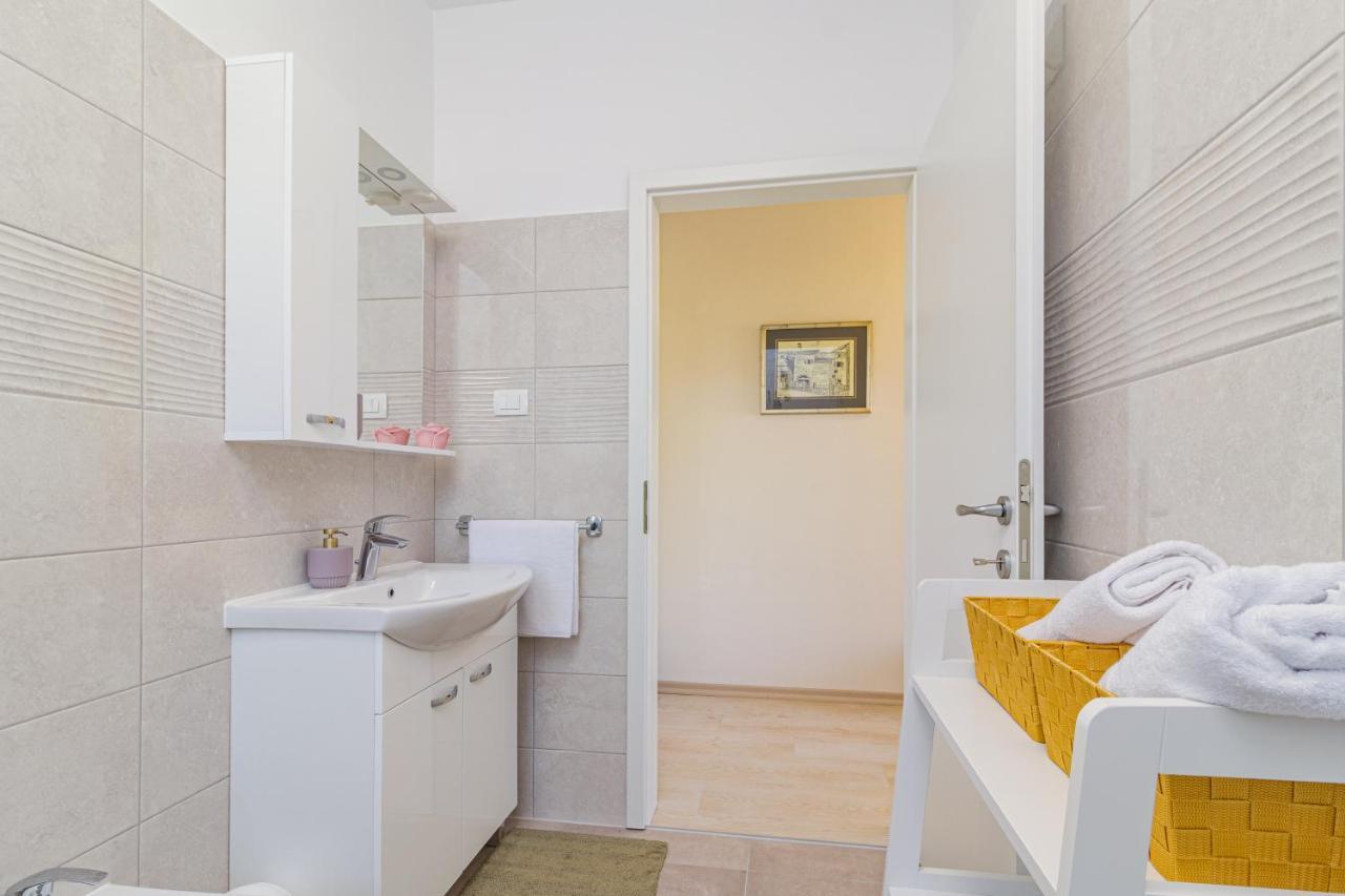 Apartments Mirjana Medulin 2 Zewnętrze zdjęcie